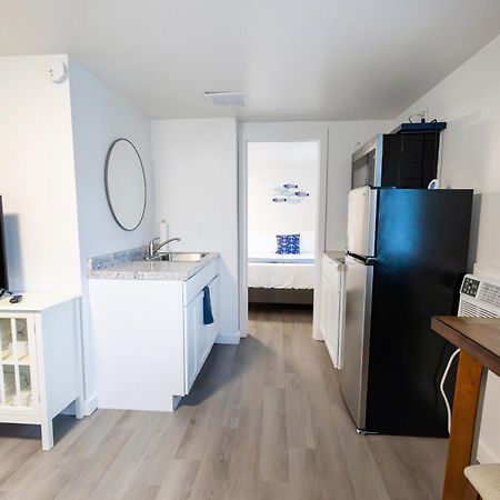 Anchor Bay Inn And Suites サンダスキー エクステリア 写真