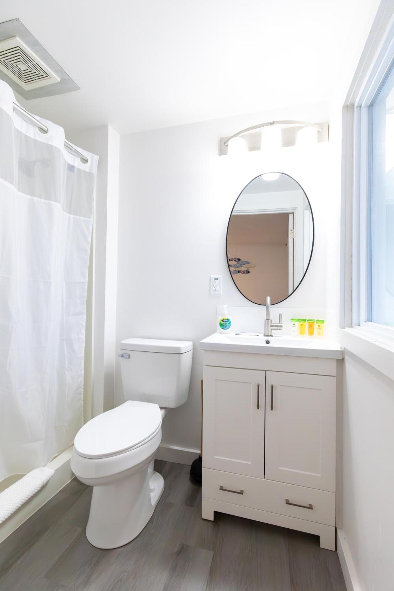 Anchor Bay Inn And Suites サンダスキー エクステリア 写真