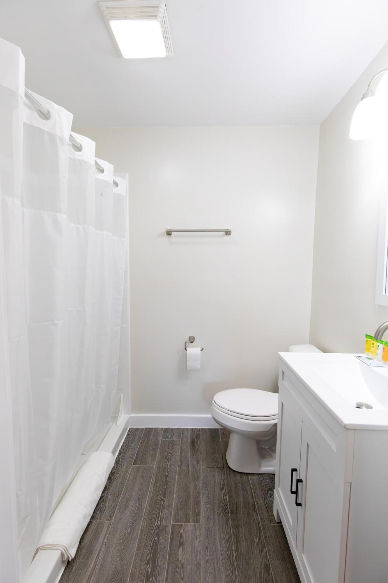 Anchor Bay Inn And Suites サンダスキー エクステリア 写真