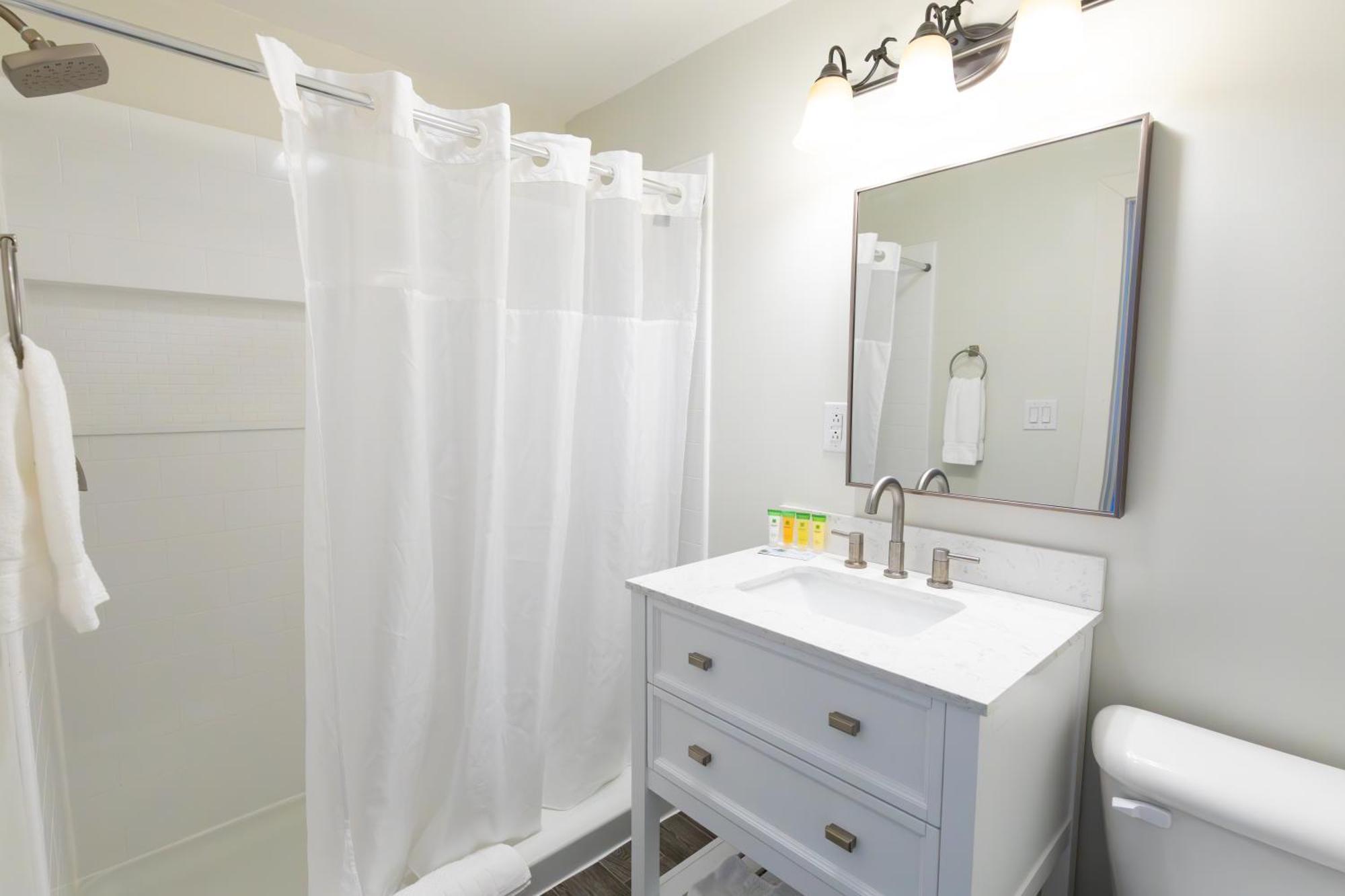 Anchor Bay Inn And Suites サンダスキー エクステリア 写真